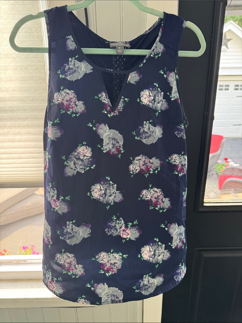 Market & Spruce Navy Floral V-Neck Tank